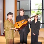 guitar donation to HM the King_20.jpg