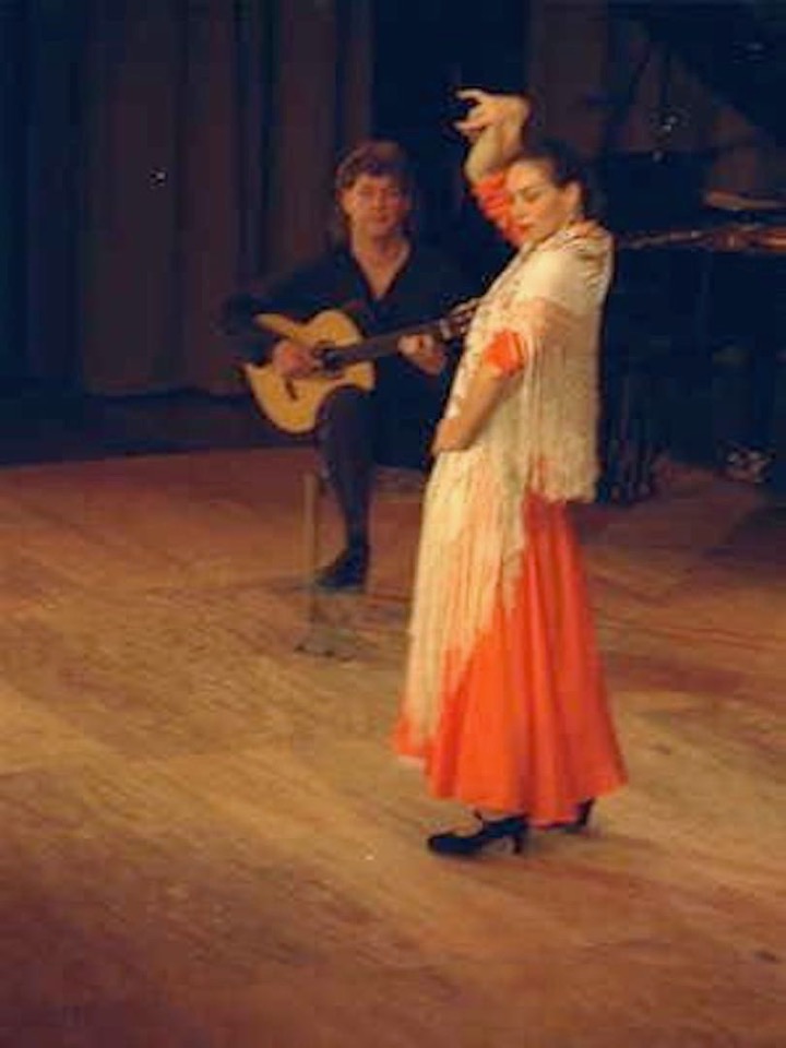 performing-with-flamenco-dancer-Nina-Corti-in-Germany