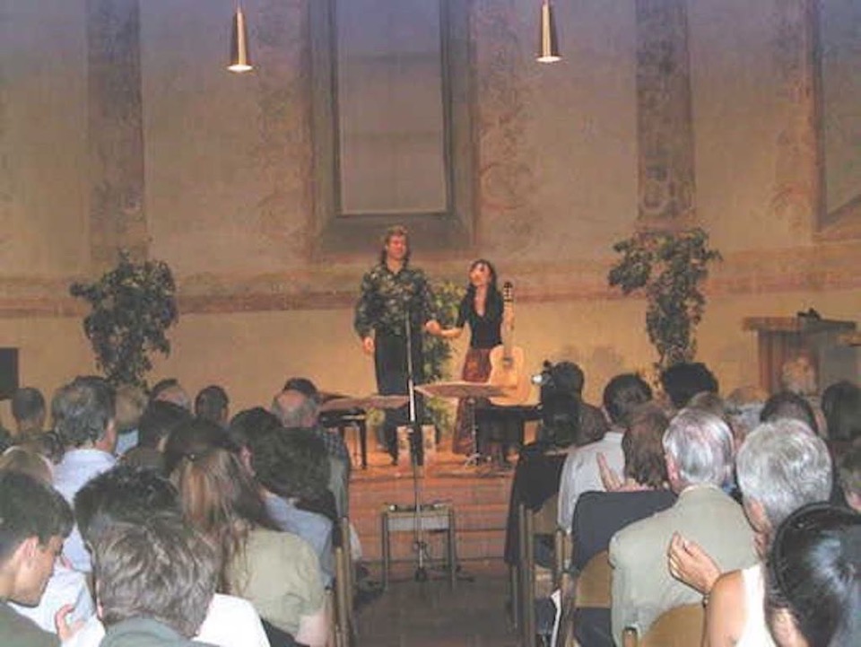 with-Chinese-guitarist-Xue-Fei-Yang