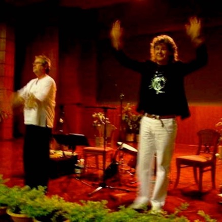 09_performing-with-Hucky-&-Harvey.jpg