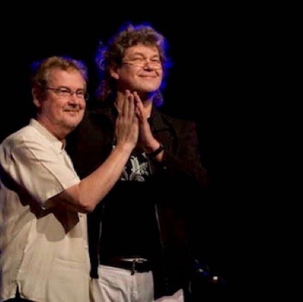 10_performing-with-Hucky-and-Harvey.jpeg
